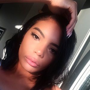 Meet your Posher, Quin